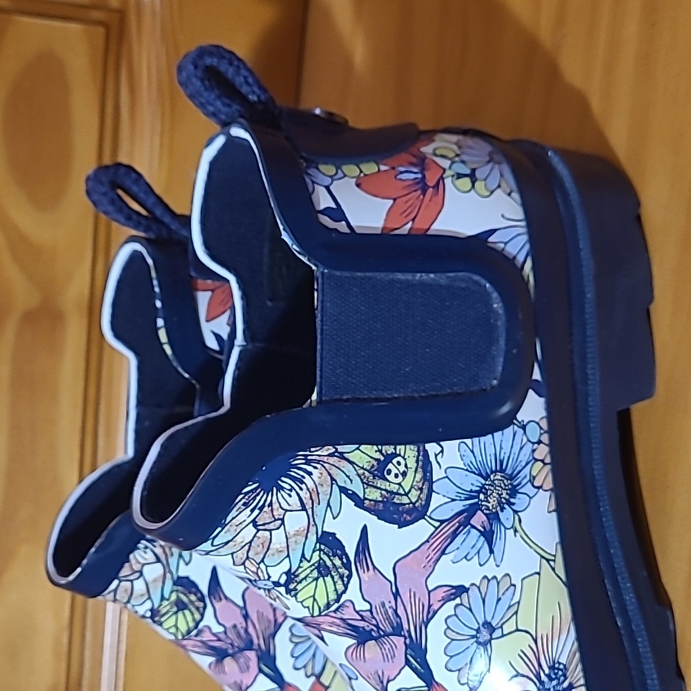 SakRoots Waterproof Floral Rain Booties 💐🌻🌷🌼🌹🌸 - Picture 8 of 10